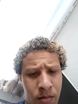 Nicolaskribeiro online show from November 14, 2025, 9:52 am