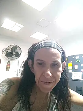 Snapshot of Cameron_puppy chatting on June 3, 2026, 5:51 pm Cameron puppy online show from June 3, 2026, 5:51 pm