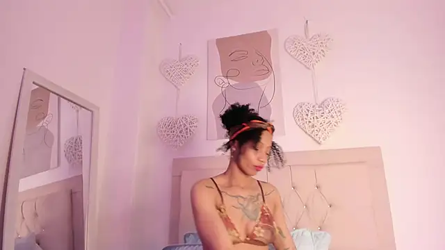 daiana curly online show from March 9, 2025, 3:54 am