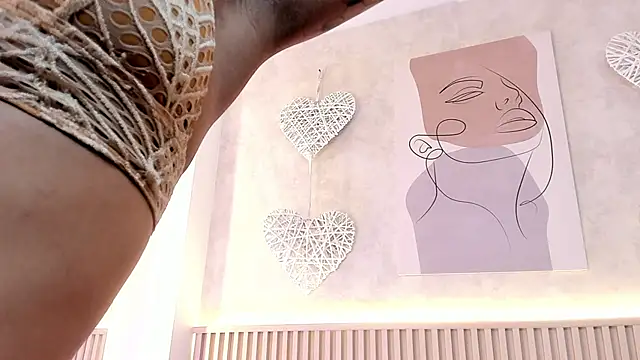 daiana curly online show from September 20, 2025, 8:10 pm