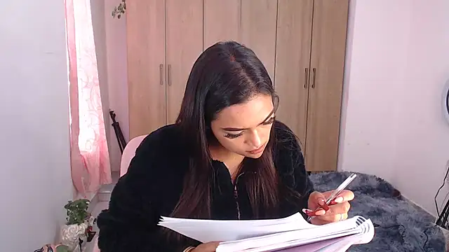 fairylatin222 online show from February 9, 2025, 3:23 pm