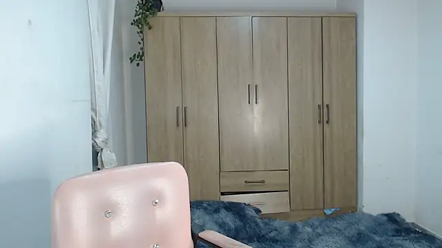 fairylatin222 online show from February 14, 2025, 10:28 am