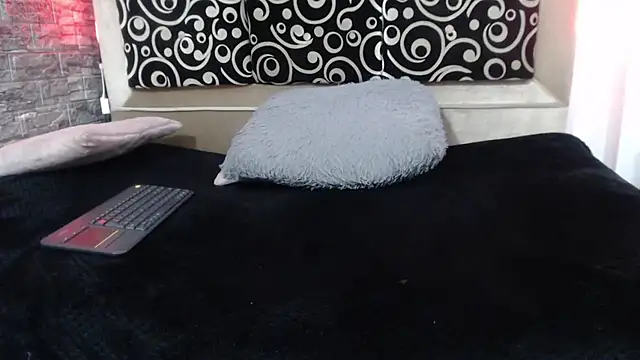 Cloee66 online show from December 24, 2024, 7:22 pm