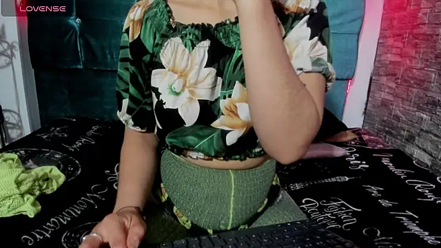 Cloee66 online show from April 17, 2026, 1:25 pm