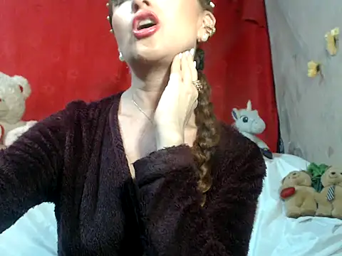 hottieperla online show from March 4, 2025, 10:05 pm