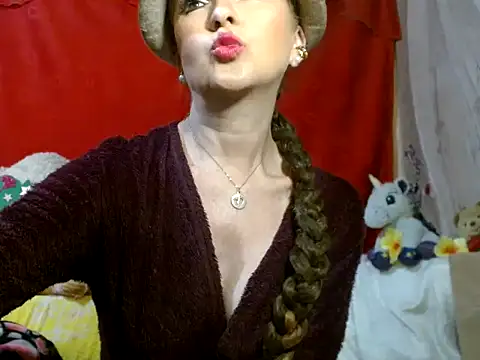 hottieperla online show from March 13, 2026, 3:07 pm