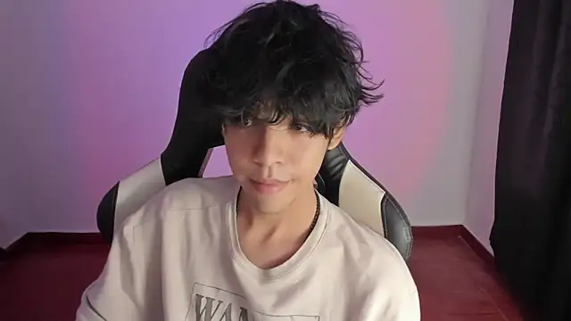 Snapshot of Alan26_ chatting on January 16, 2025, 12:45 am Alan26 online show from January 16, 2025, 12:45 am