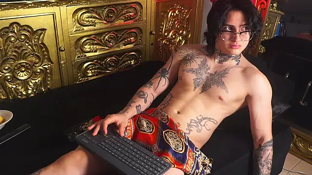 dantecoppolaa  online show from December 19, 2024, 4:24 pm