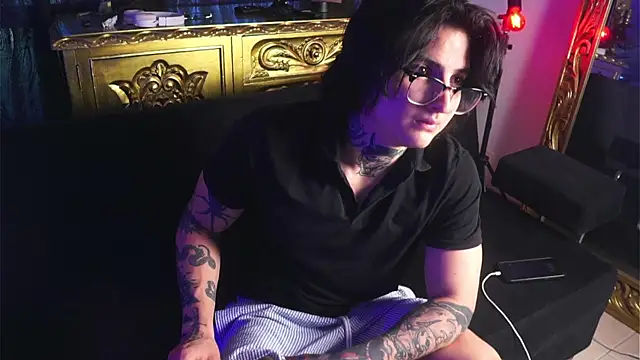 dantecoppolaa  online show from December 20, 2024, 4:14 pm