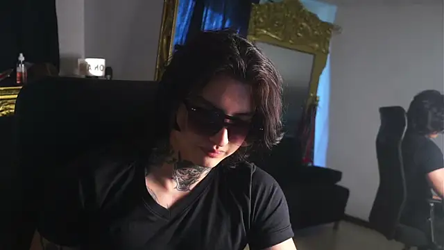 dantecoppolaa  online show from February 1, 2025, 3:18 pm