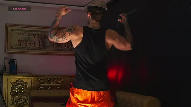 dantecoppolaa  online show from October 31, 2025, 11:06 pm