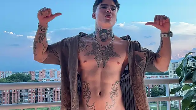 dantecoppolaa  online show from April 2, 2026, 11:02 pm