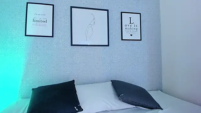 Natasha harper online show from March 5, 2026, 12:01 pm