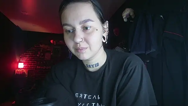 MoorderxDoll online show from December 6, 2024, 12:56 am