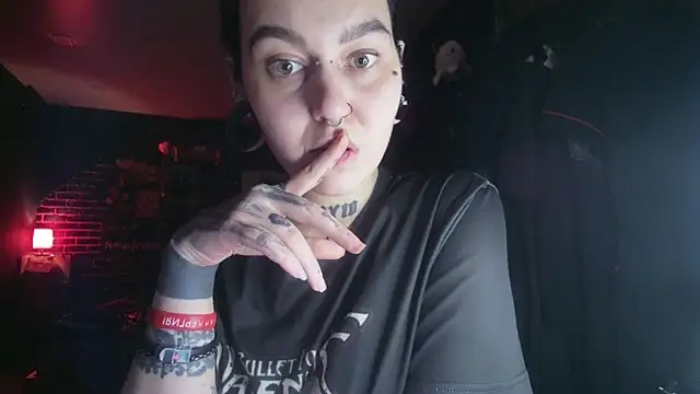 MoorderxDoll online show from February 15, 2025, 12:15 am