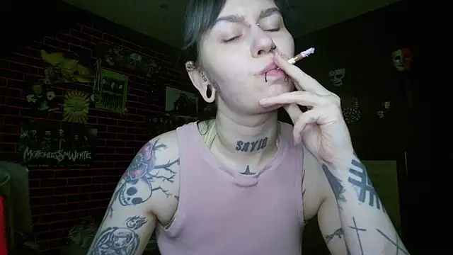 MoorderxDoll online show from April 19, 2026, 7:51 am