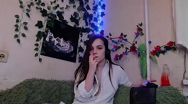 Tiny Witch online show from January 21, 2025, 11:02 pm