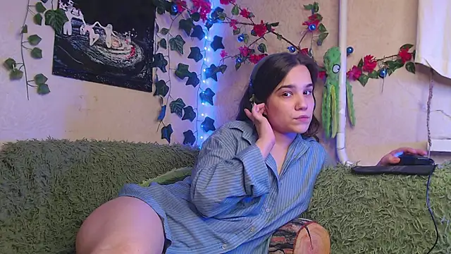 Tiny Witch online show from September 9, 2025, 11:26 pm