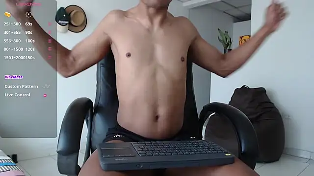 Aaronblack1  online show from September 15, 2025, 2:17 pm