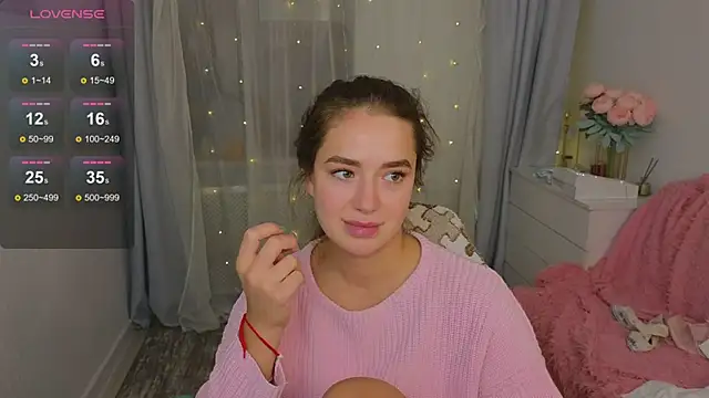 LovelyJessie online show from March 18, 2025, 1:42 pm