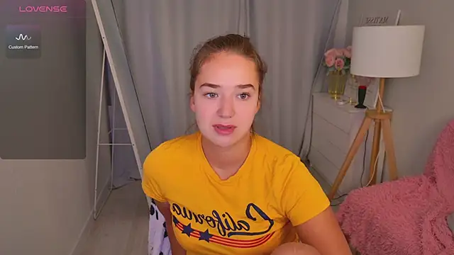 LovelyJessie online show from April 24, 2026, 1:46 pm