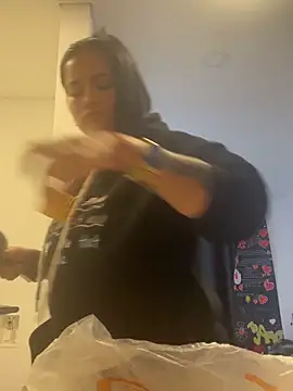 scarlet-kennedy98 online show from March 2, 2026, 5:53 pm