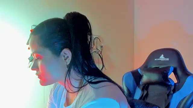 scarlet-kennedy98 online show from April 14, 2026, 8:59 pm