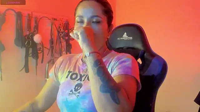 scarlet-kennedy98 online show from July 16, 2026, 8:26 pm