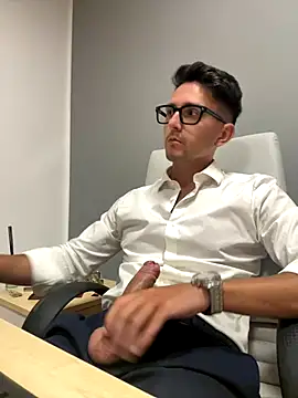 masterboss  online show from September 13, 2025, 12:16 pm