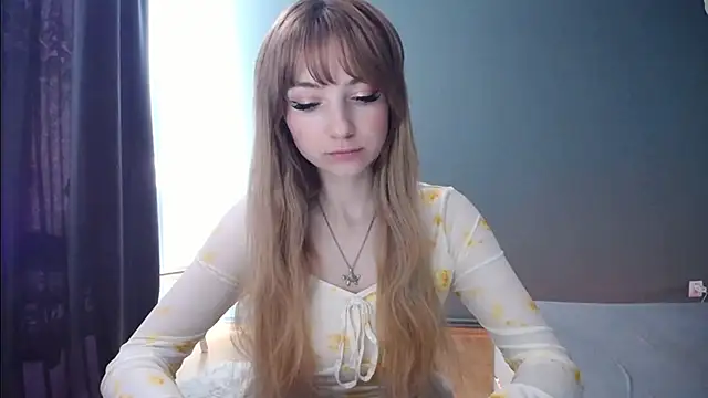 LuciaYoung online show from February 21, 2025, 9:34 am