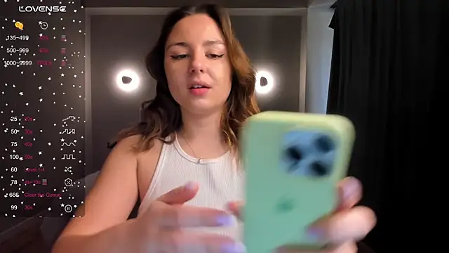 ThreeshaWhite online show from January 3, 2025, 5:28 am