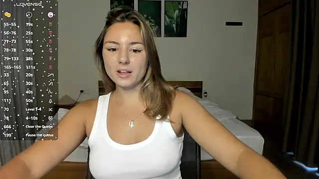 ThreeshaWhite online show from May 29, 2026, 4:43 am