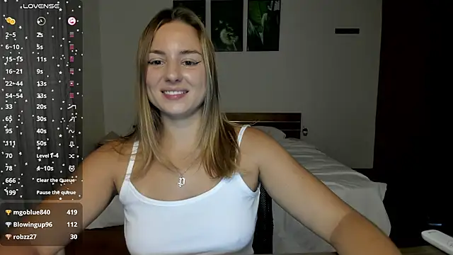 ThreeshaWhite online show from June 22, 2026, 3:25 am
