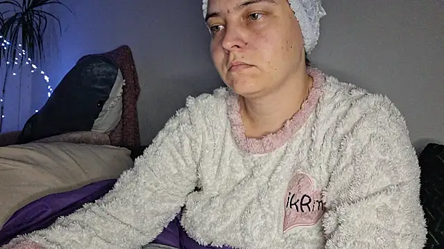 Cyndee Winter online show from November 3, 2025, 7:48 pm