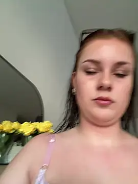 Snapshot of MaribelRiver chatting on June 25, 2026, 6:45 pm MaribelRiver online show from June 25, 2026, 6:45 pm