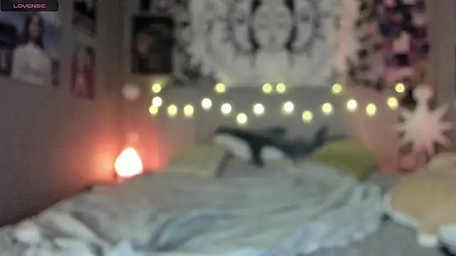 Anisawithlove online show from February 4, 2025, 7:00 pm