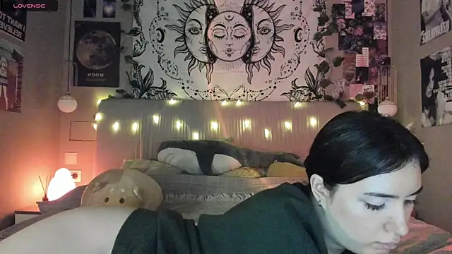 Anisawithlove online show from February 5, 2025, 7:31 pm