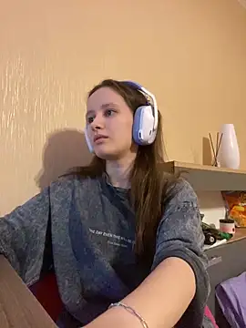 babywaifu online show from February 9, 2025, 4:40 pm