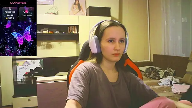 babywaifu online show from September 27, 2025, 6:13 pm