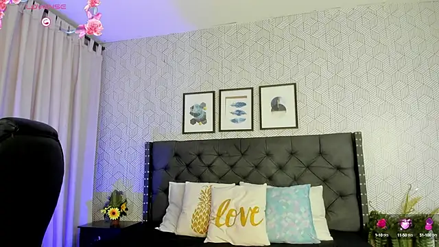 emma  smith1 online show from March 3, 2025, 12:27 pm