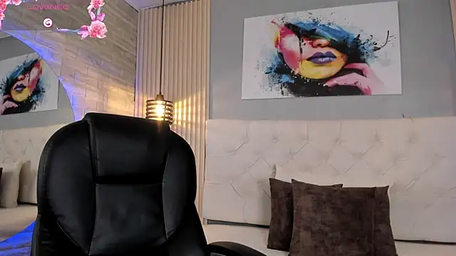 emma  smith1 online show from September 22, 2025, 12:29 pm