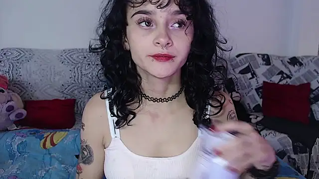 kitty22  online show from January 13, 2025, 2:11 pm