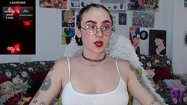 kitty22  online show from January 15, 2026, 3:27 pm