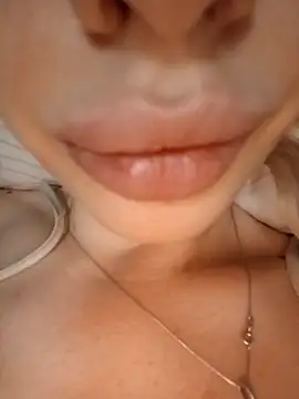 Elza kom online show from February 20, 2025, 4:03 pm