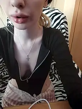 Elza kom online show from March 15, 2025, 5:52 am