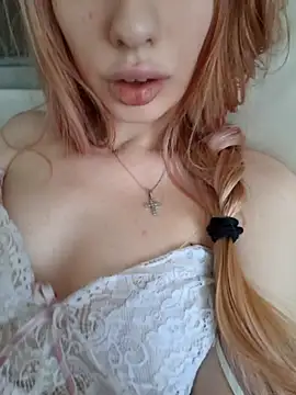 Elza kom online show from December 3, 2025, 6:43 am