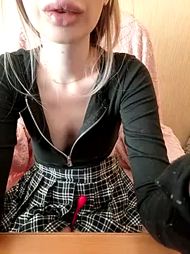 Elza kom online show from March 7, 2026, 7:16 am