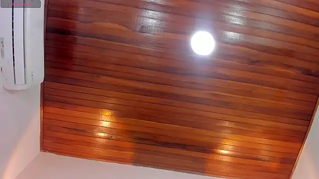 LucciaPorter online show from March 10, 2026, 1:49 pm