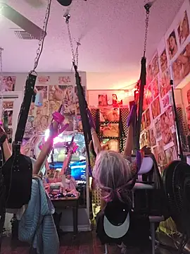 luvs2cumm69 online show from March 1, 2026, 12:12 am