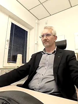 tom-swede online show from December 22, 2025, 3:53 pm